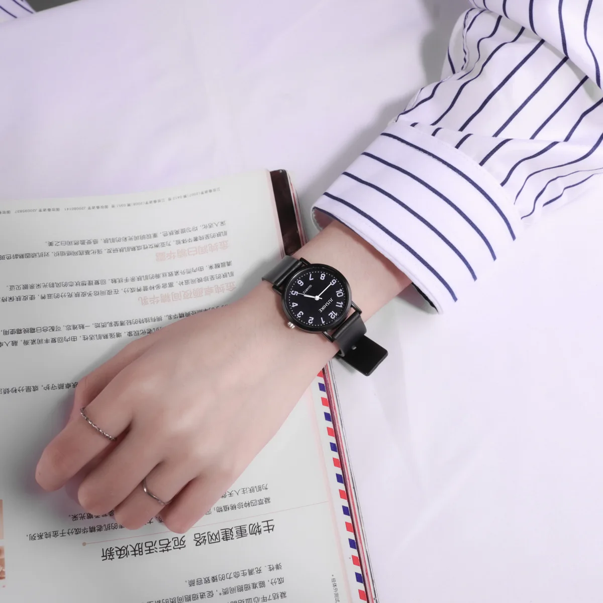 Simple สีดํานาฬิกานาฬิกาควอตซ์ - Silicone Band Women บทวิจารณ์และราคา